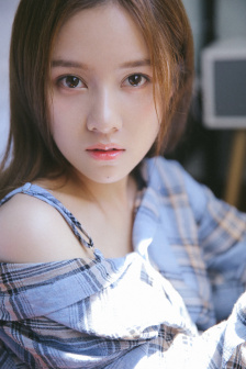 可脱卸衣服并互动的游戏